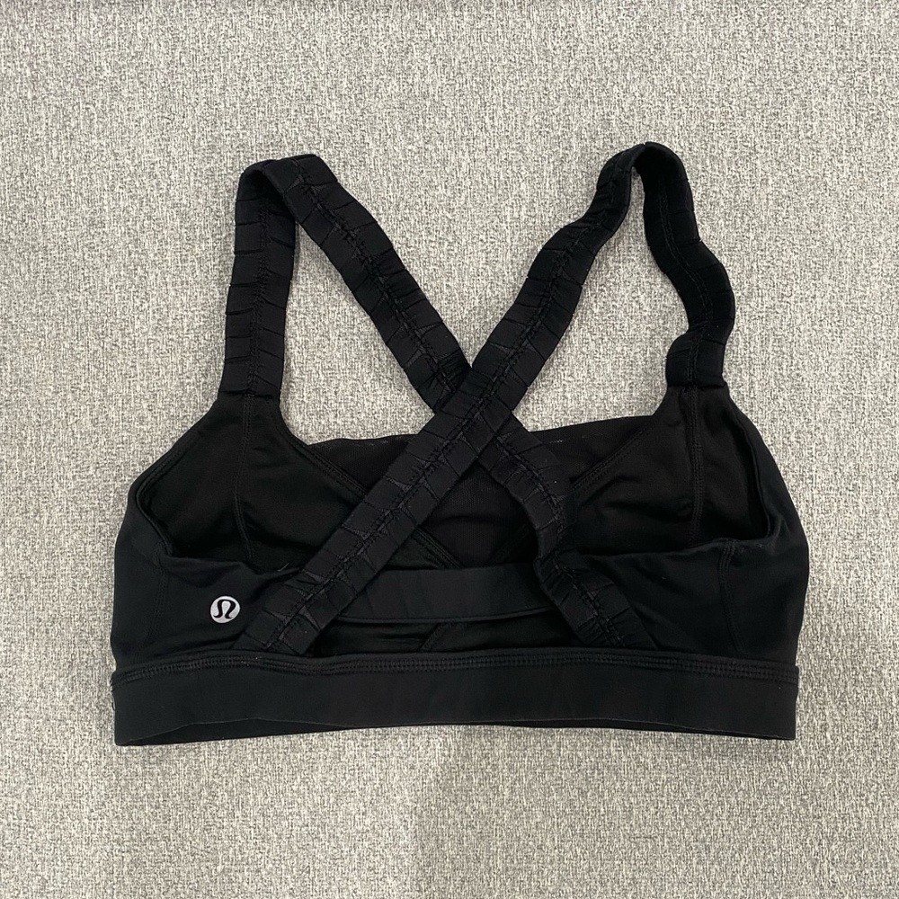 Lululemon black sports bra size 4